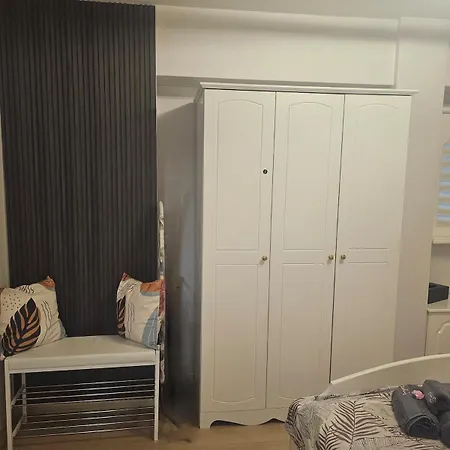 Luxury Old With Parking