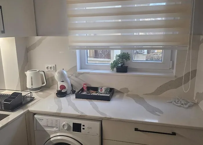 Luxury Old With Parking *