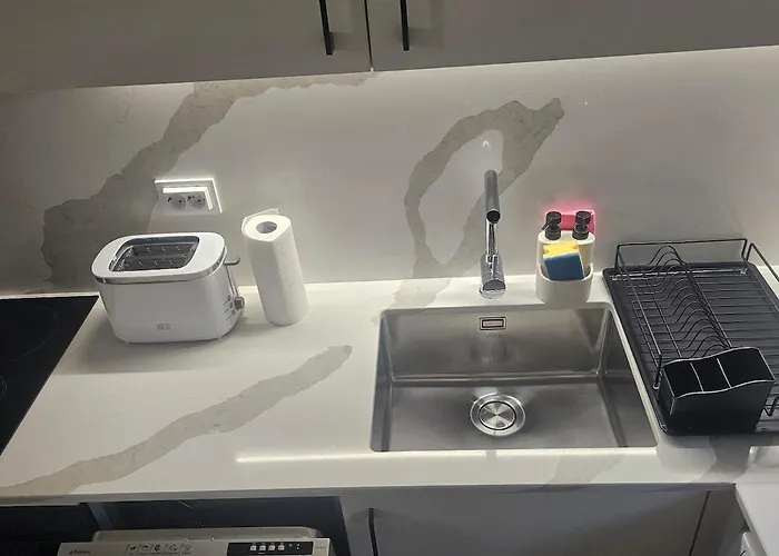 Luxury Old With Parking