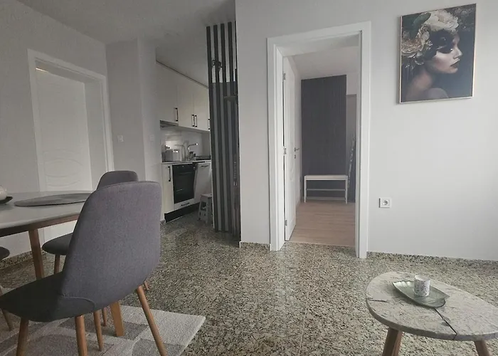 Luxury Old With Parking Apartment